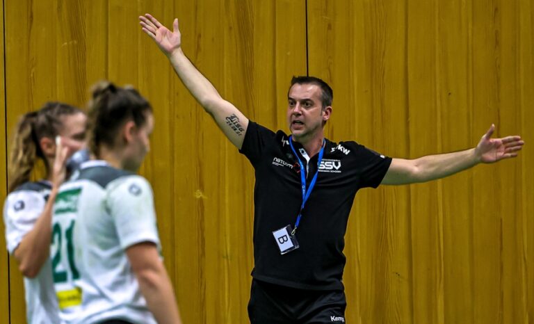 HERBER SCHLAG IN DER ZWEITEN HALBZEIT