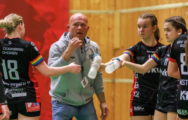 AUFHOLDJAGT GESTOPPT